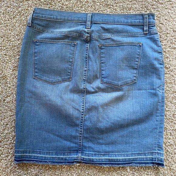 J. Crew Denim Pencil Skirt Women's Petite 32 Blue Whiskers Frayed Hem 5-Pocket - Picture 2 of 3